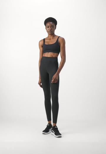 Спортивный бюстгальтер