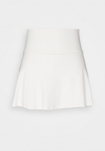 Юбка с накладными карманами