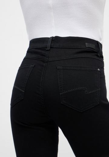 Узкие джинсы