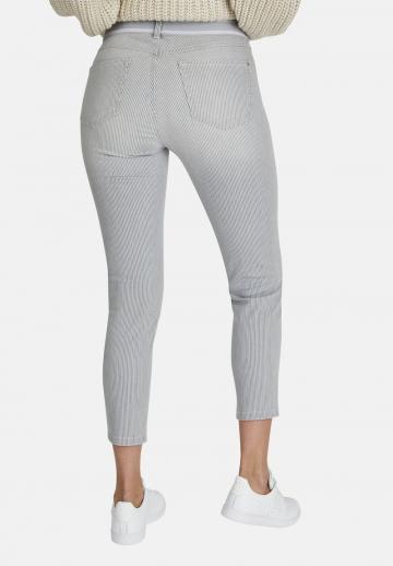 Короткие джинсы