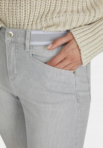 Короткие джинсы