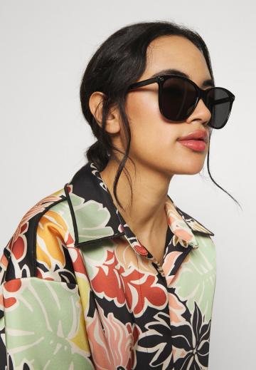 Солнечные очки