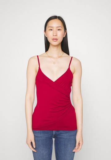 Топ на бретельках