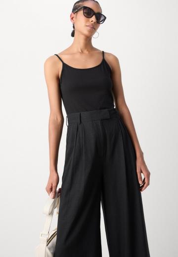 Топ на бретельках