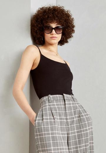 Топ на бретельках