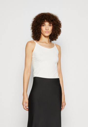 Топ на бретельках