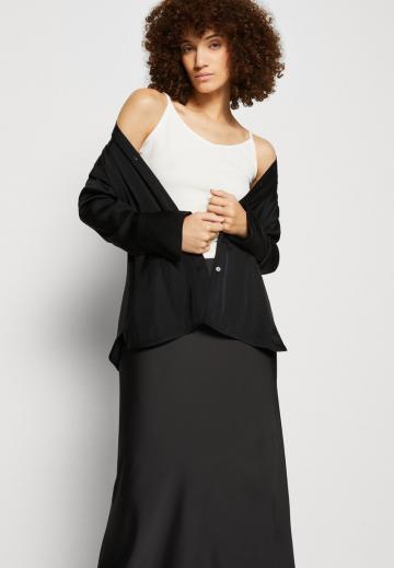 Топ на бретельках