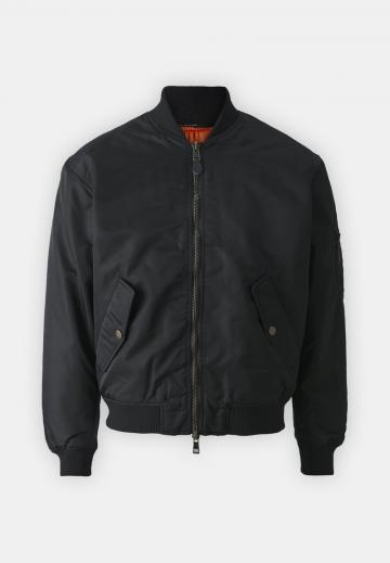 Куртка бомбер
