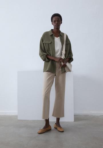 Куртка с накладнымит карманами