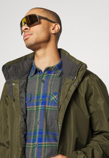 Куртка-дождевик