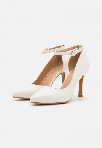 Туфли с ремешком