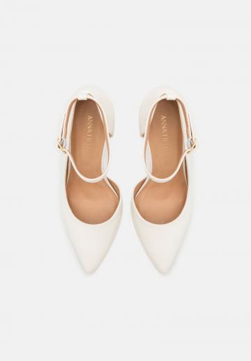 Туфли с ремешком