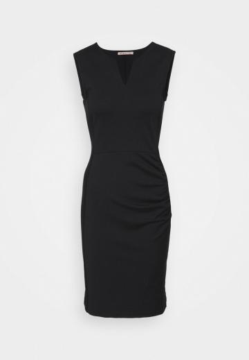 Платье футляр