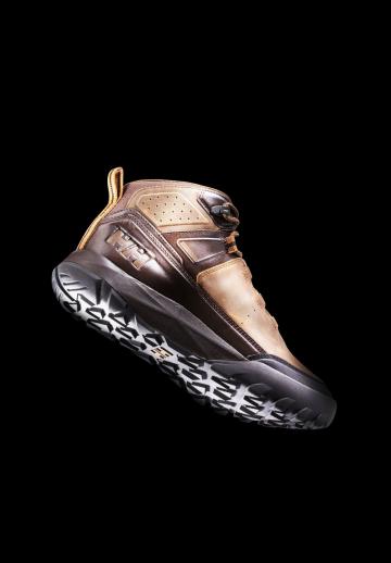 Походные ботинки