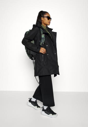 Спортивная куртка