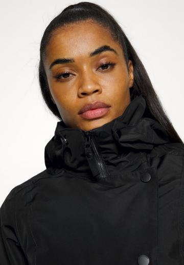 Спортивная куртка