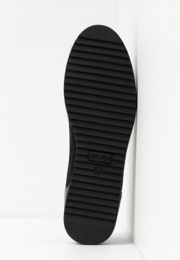 Спортивные балетки