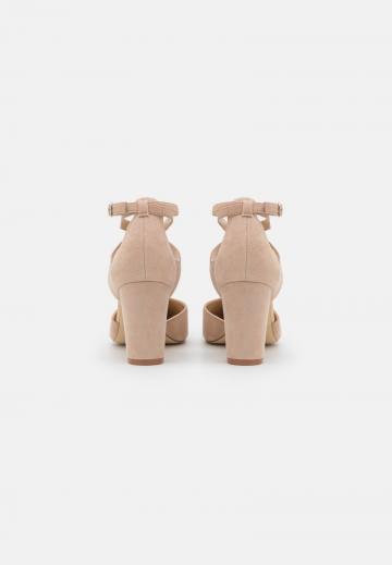 Туфли с ремешком