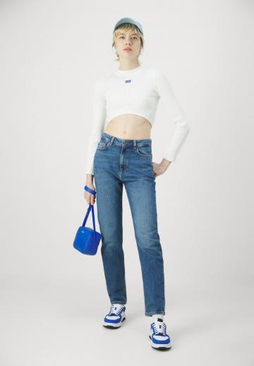 Прямые джинсы