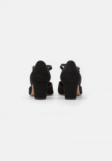 Туфли с ремешком