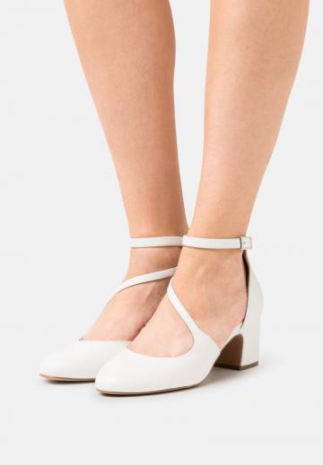 Туфли с ремешком