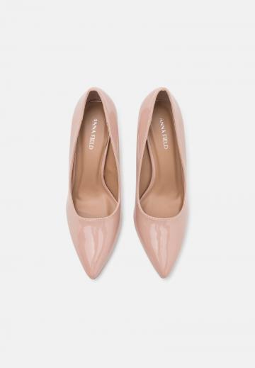 Туфли на высоком каблуке