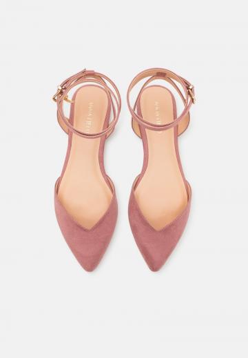 Туфли с ремешком