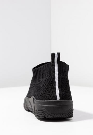 Спортивные балетки