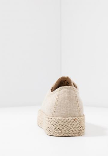 Спортивные балетки