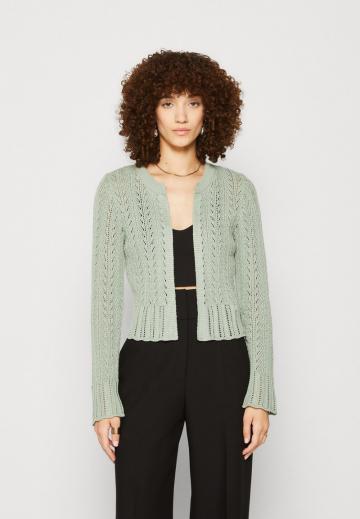 Вязаная кофта