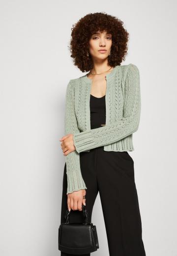 Вязаная кофта