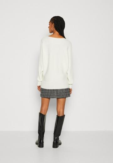 Длинный пуловер