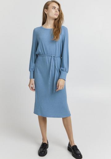 Вязаное платье