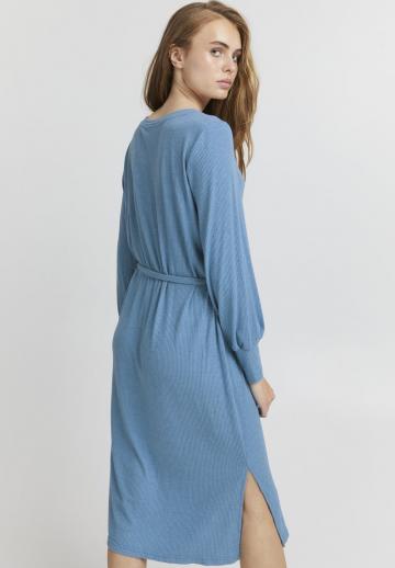 Вязаное платье