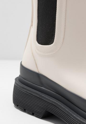 Резиновые сапоги