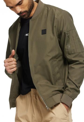 Куртка бомбер