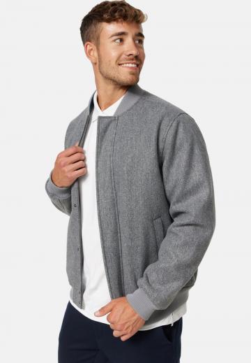 Куртка бомбер