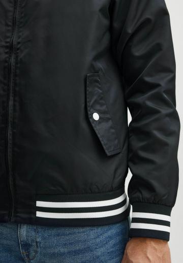 Куртка бомбер