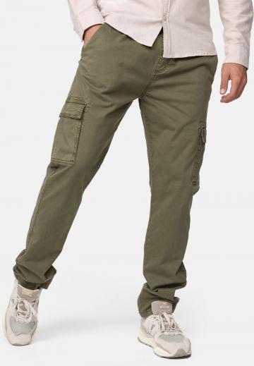 Брюки с накладными карманами