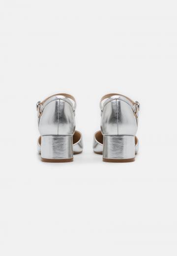 Туфли с ремешком