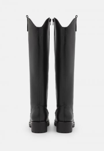 Широкие сапоги