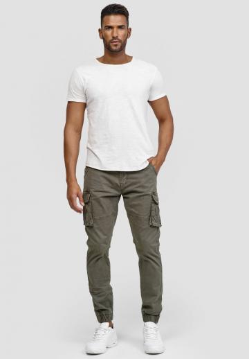 Брюки с накладными карманами