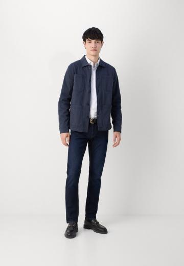 Узкие джинсы