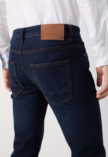 Узкие джинсы