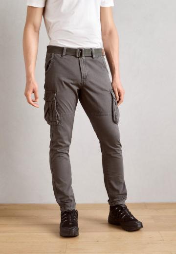 Брюки с накладными карманами