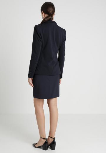 Длинный блейзер