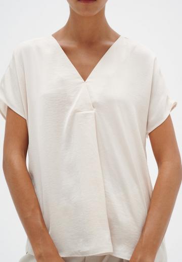 Атласная блузка