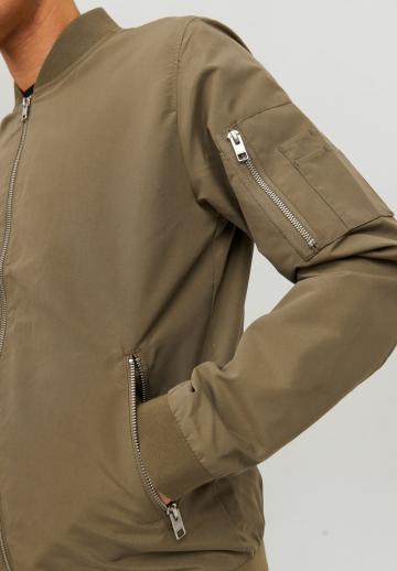 Куртка бомбер