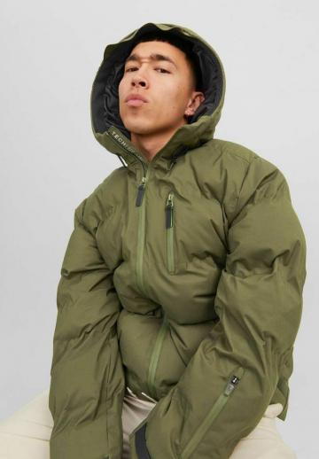 Зимняя куртка