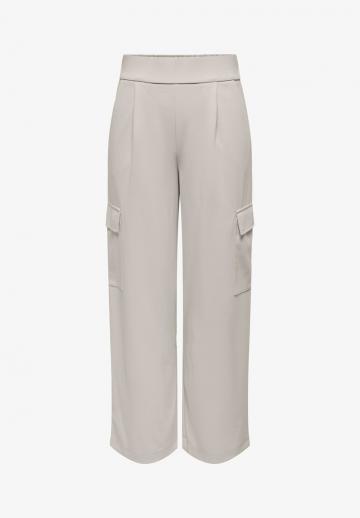 Брюки с накладными карманами